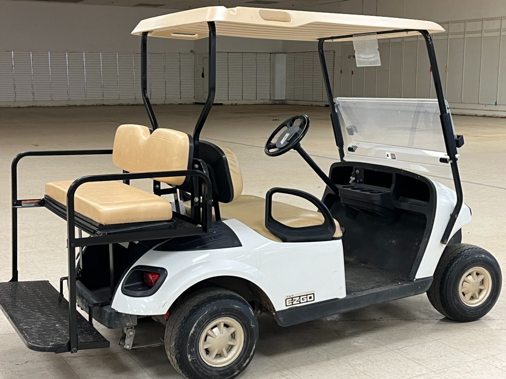 2017 E-z-go Txt White Kryptex Golf Carts