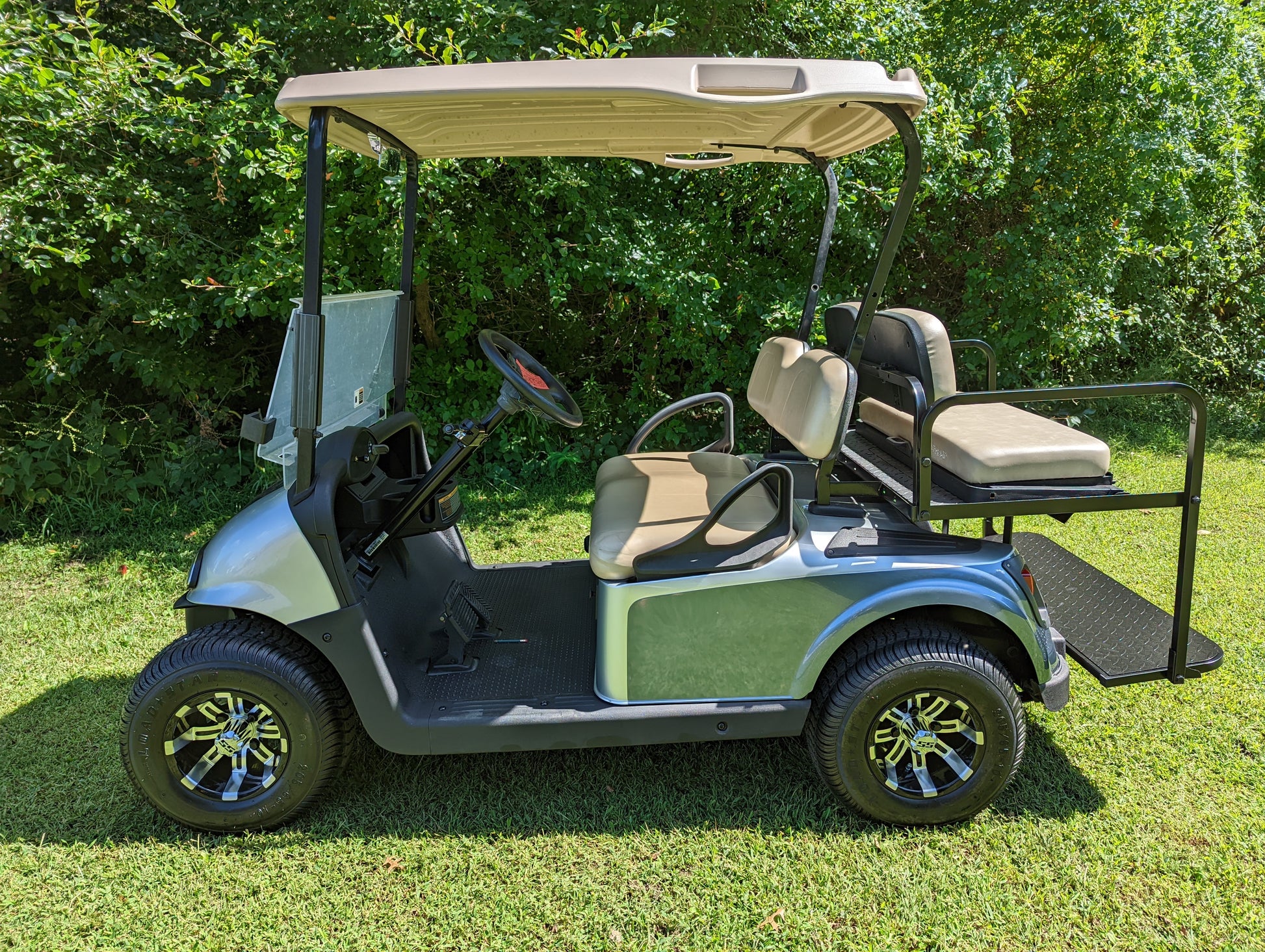 2018 E-Z-GO RXV - Blue Silver Kryptex Golf Carts