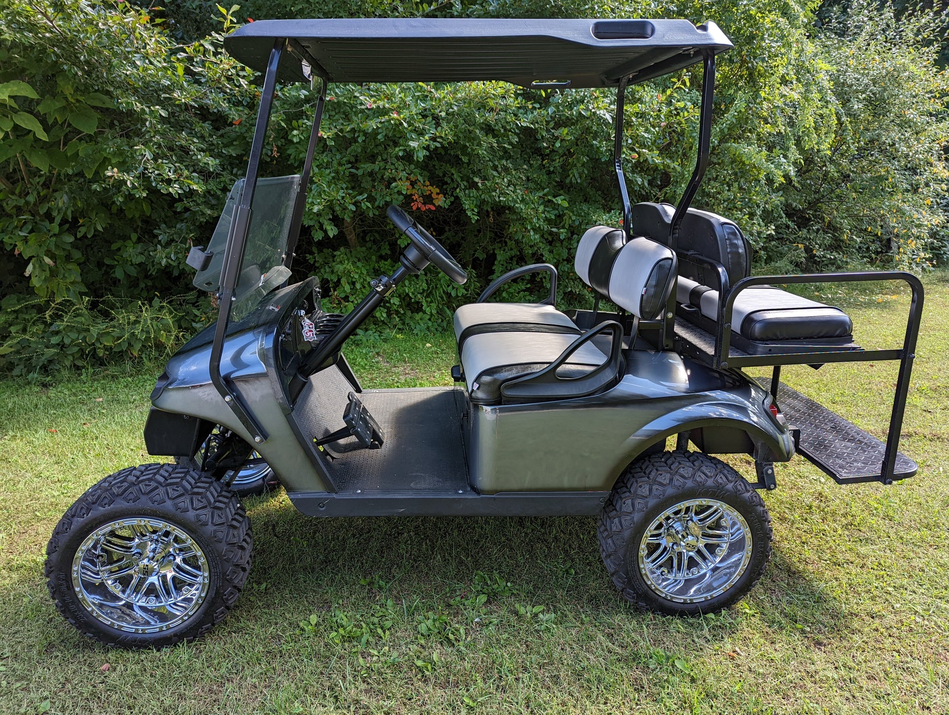 2015 E-Z-GO TXT Metallic Charcoal Kryptex Golf Carts