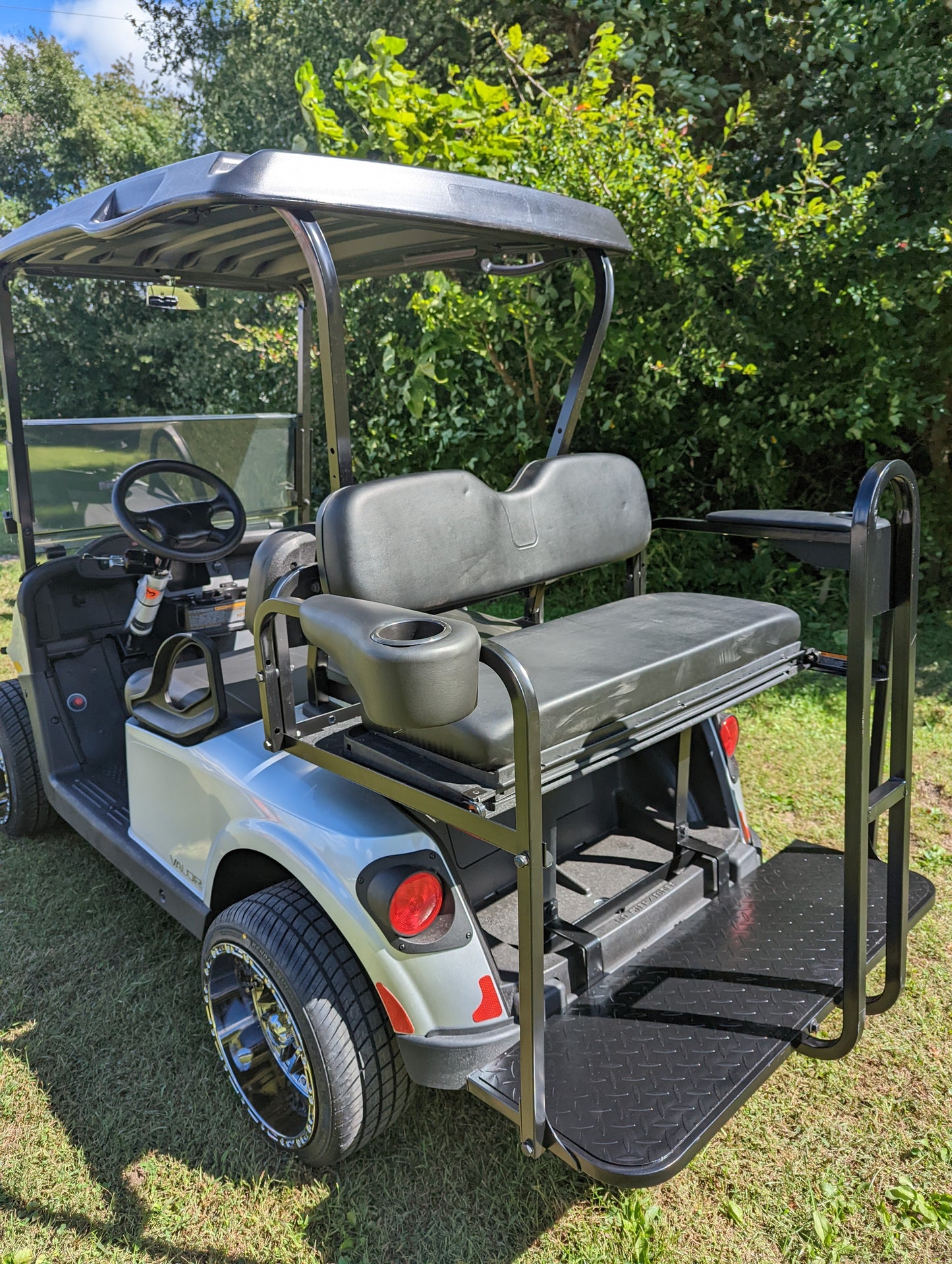 E-Z-GO Valor - Platinum Kryptex Golf Carts