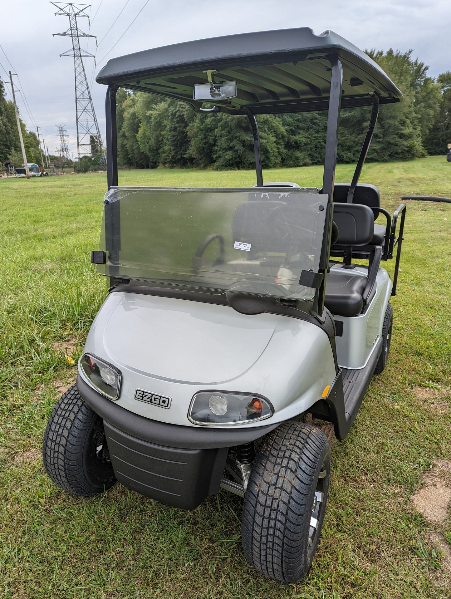 2023 E-Z-GO Valor- Platinum Kryptex Golf Carts